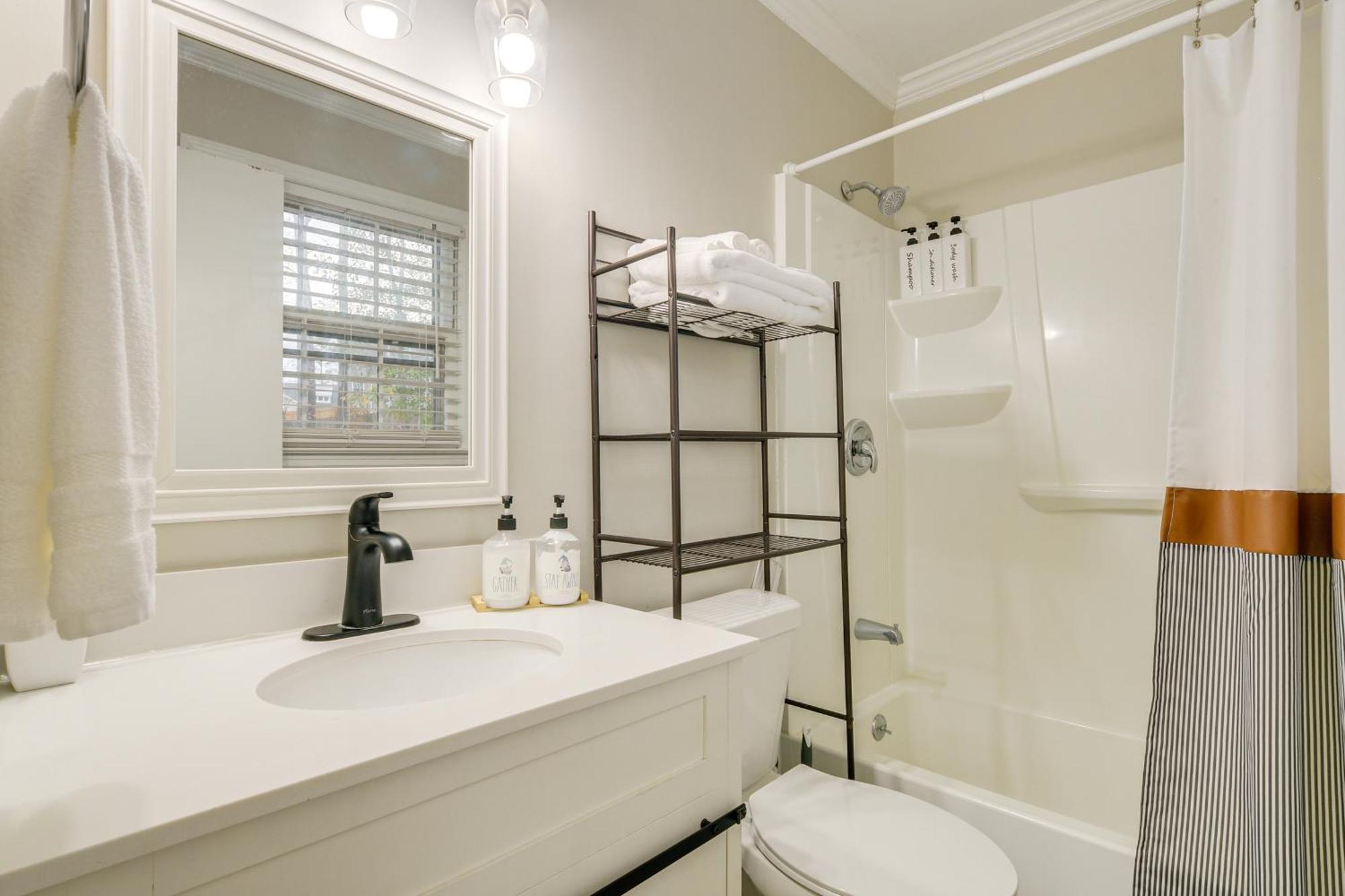 Serene Family Home With Deck In Knightdale! Zewnętrze zdjęcie