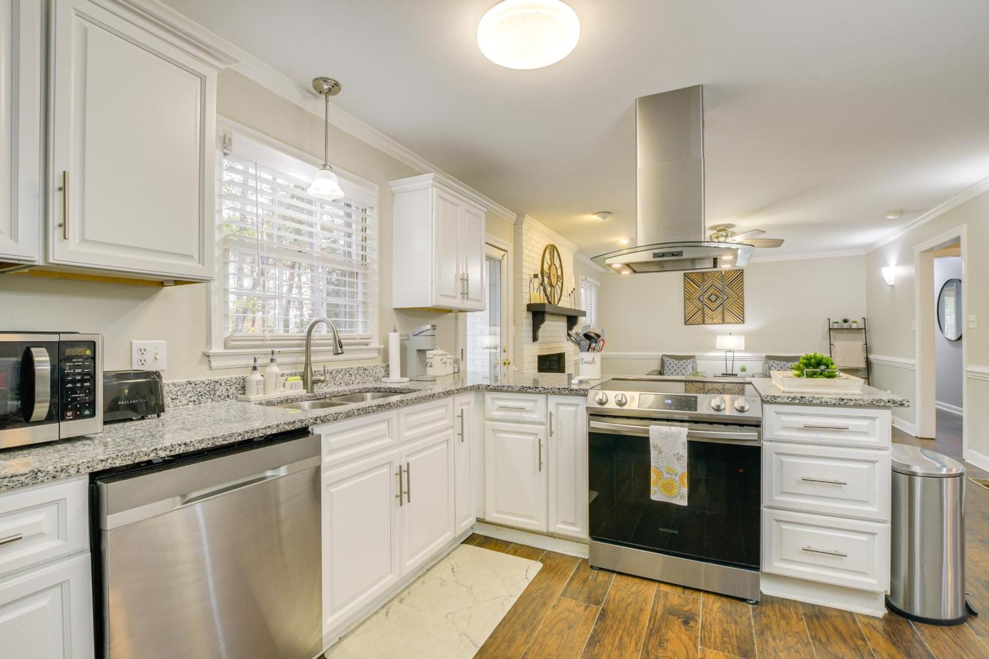 Serene Family Home With Deck In Knightdale! Zewnętrze zdjęcie
